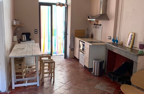 Valleraugue Apartamento | Charming apartment nestled in an old provencal Mas with a pool and jacuzzi.