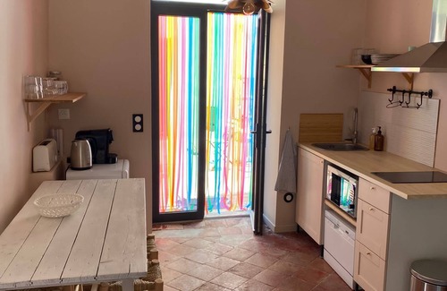 Valleraugue Apartamento | Charming apartment nestled in an old provencal Mas with a pool and jacuzzi.