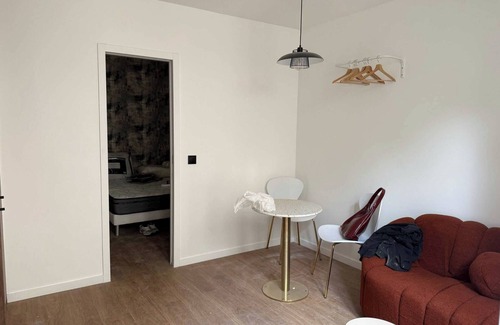 Montreuil Apartamento | Charming Apartment - 2BR - 4P - Montreuil