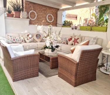 Calasetta Apartamento | Charming Apartment Calasetta + Garden