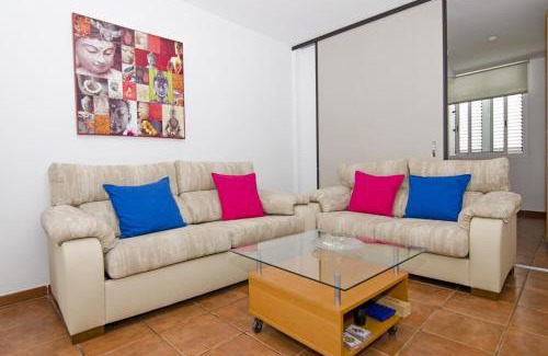 Lomo Quiebre Apartamento | Charming Apartment in Puerto de Mogán - 80m², Mountain/Sea View
