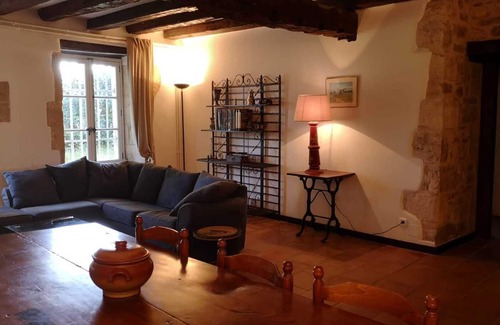Ajat Apartamento | Charming apartment in a 19th century mansion