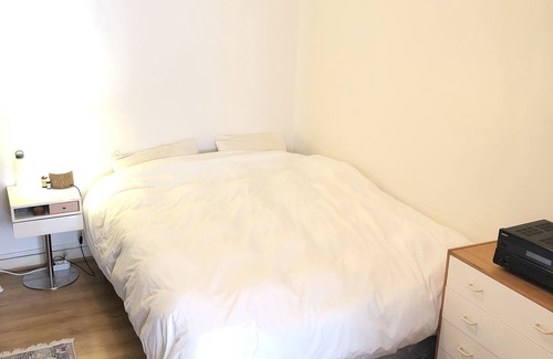 Combat Apartamento | Charming apartment in Canal Area - Central Paris - with WiFi