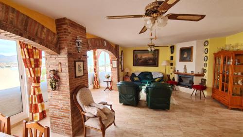 Puerto de Mazarrón Apartamento | Charming Apartment in Mazarrón with Sea View, 110 m²