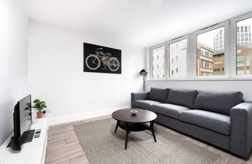 St Luke's Apartamento | Charming Apartment in the Pleydell Estate