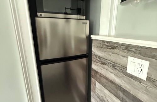 Pawcatuck Apartamento | Charming apartment in fabulous Westerly with AC, WiFi