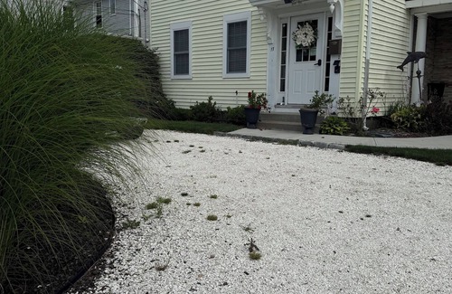 Pawcatuck Apartamento | Charming apartment in fabulous Westerly with AC, WiFi