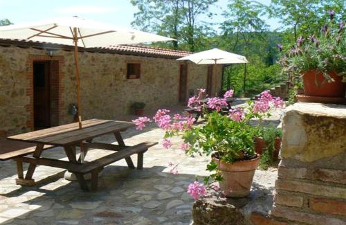 Massa Marittima Apartamento | Charming Apartment in Massa Marittima, Shared Pool