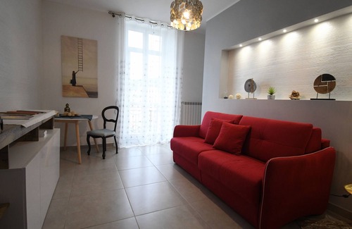 Vado Ligure Apartamento | Charming apartment 50 meters from the ma with 6 beds.