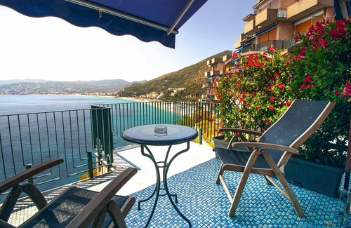 Torre del Mare Apartamento | Encantador apartamento con vistas al mar.
