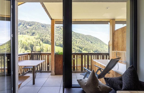 Collepietra Apartamento | Encantador apartamento "Sonnleiten Sonnenalm" con vistas a la montaña