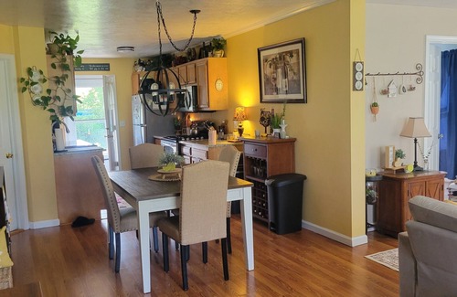 Mecklenburg Apartamento | Charming apartment with WiFi in the heart of the Finger Lakes