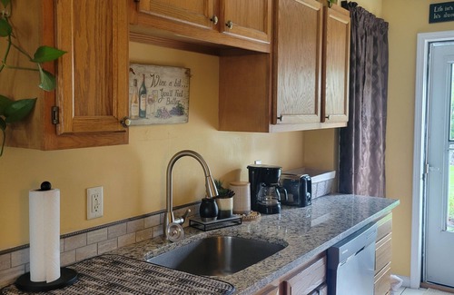 Mecklenburg Apartamento | Charming apartment with WiFi in the heart of the Finger Lakes