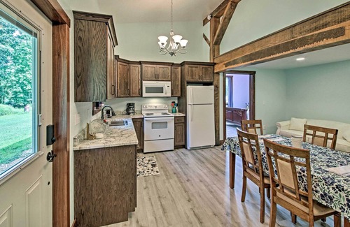 Huron Apartamento | Charming Apartment w/ Great Outdoor Space!