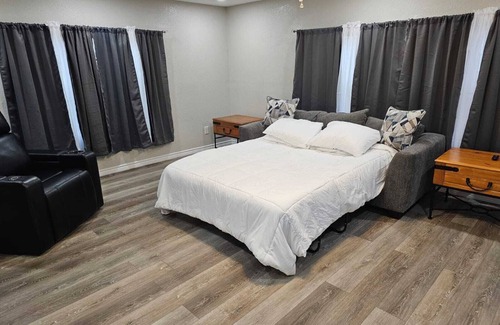 New Boston Apartamento | Charming apartment with a full size kitchen AC and WiFi in wonderful New Boston