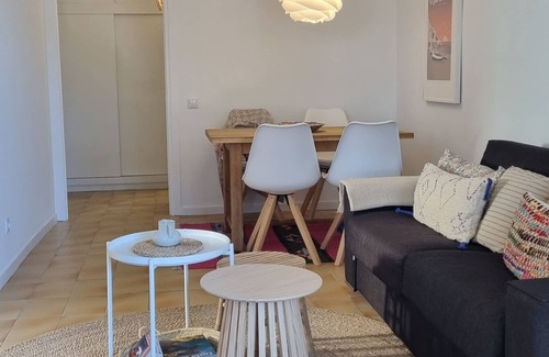 Calella de Palafrugell Apartamento | Charming apartment with sea view and swimming pool
