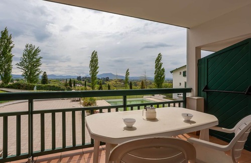 Arcangues Apartamento | Apartamento encantador con piscina y estacionamiento en Arcangues