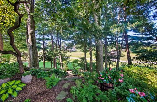 Salunga Apartamento | Charming Apartment with Yard and Beautiful Gardens!