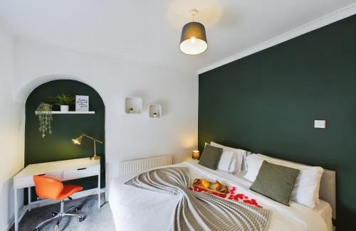 Everton Apartamento | Charming Apartments - Cosy Retreat - short drive to city centre - Free parking