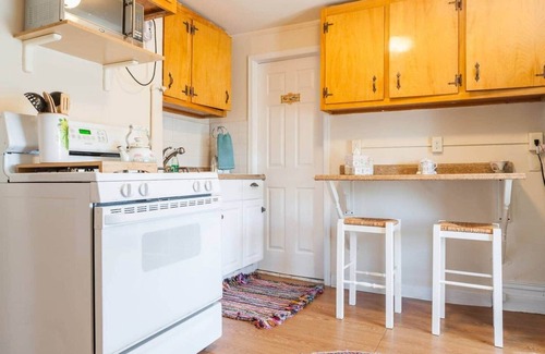 Montclair Apartamento | Charming Apt Walkable to Shop, Eat & NYC Transport