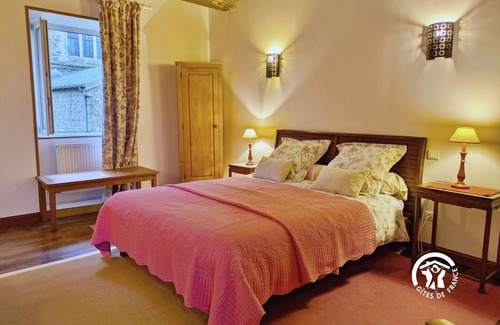Niort-la-Fontaine Cama Y Desayuno | Habitación Anis en antiguo presbiterio: tranquilidad y rutas rurales