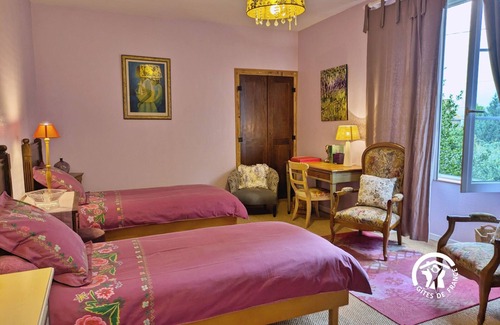 Niort-la-Fontaine Cama Y Desayuno | Habitación Anis en antiguo presbiterio: tranquilidad y rutas rurales