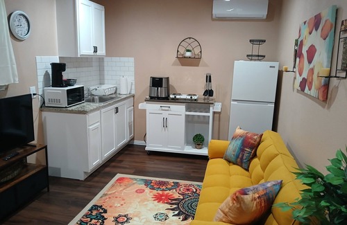 Seagoville Cabaña | Charming backyard cottage in Seagoville, Texas!