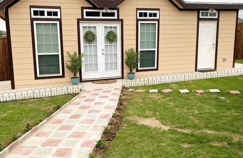 Seagoville Cabaña | Charming backyard cottage in Seagoville, Texas!