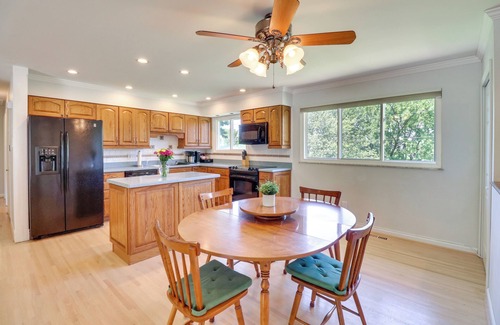 Ballwin Casa | Charming Ballwin Home < 1 Mi to Vlasis Park!