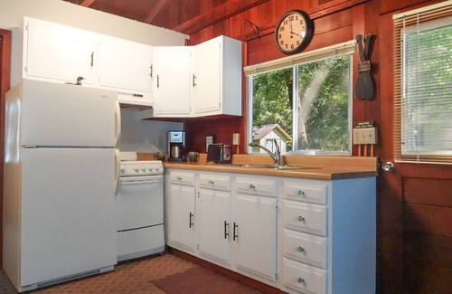 Balsam Lake Cabina | Charming Balsam Lake Waterfront Cabin / Cottage-Twinhome
