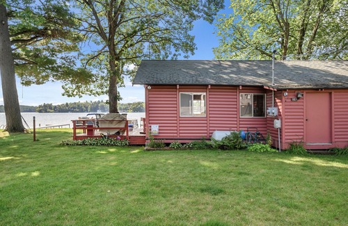 Balsam Lake Cabina | Charming Balsam Lake Waterfront Cabin / Cottage-Twinhome