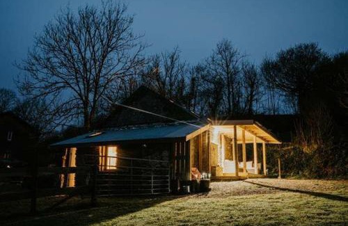 Llanelli Casa | Charming Barn Conversion - Idyllic Rural Retreat- Pet Friendly