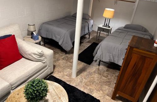 Alpharetta Casa | Charming Basement Studio Oasis!