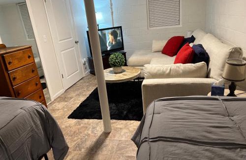 Alpharetta Casa | Charming Basement Studio Oasis!