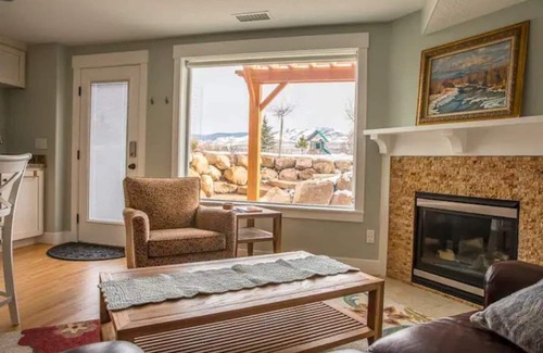 Park City Casa | Charming Basement Suite with a Mountain View