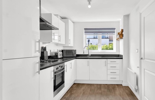 Basildon Casa | Charming Basildon Retreat with Private Garden & Free Parking