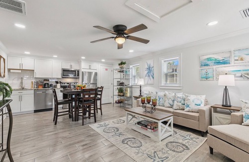 Bunkers Cove Casa | Charming Bayou Carriage House w/Dock Access – 2BR