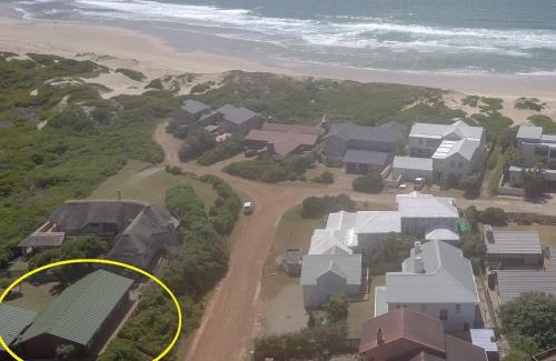 Cape Saint Francis Casa | CHARMING BEACH BUNGALOW