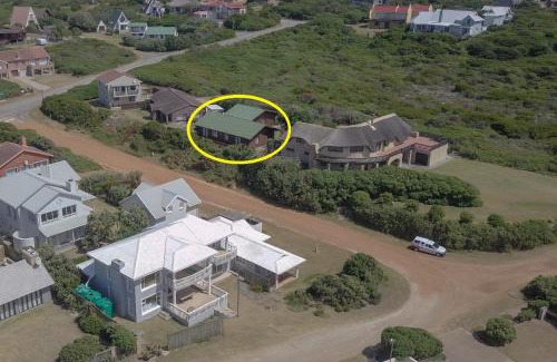 Cape Saint Francis Casa | CHARMING BEACH BUNGALOW