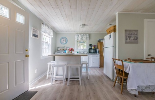East Sandwich Cabaña | Charming Beach Cottage Located on Dead End Road with Deeded Access to East Sandwich Beach