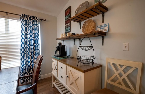Avalon Beach Estates Cabaña | Charming Beach Cottage, Beach Chair Service Included