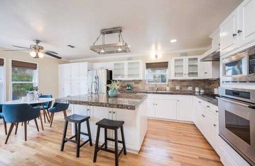 Shell Beach Casa | Charming Beach Cottage | Steps from Beach
