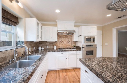 Shell Beach Casa | Charming Beach Cottage | Steps from Beach