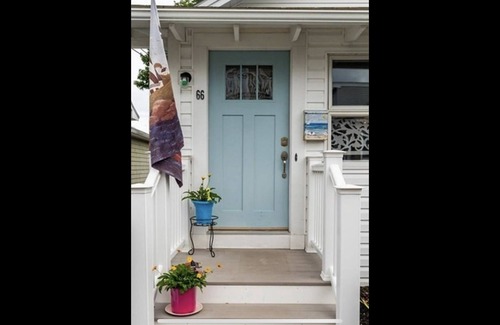 Little Nahant Cabaña | Charming Beach Cottage
