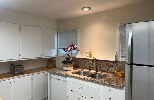 Balboa Island Casa | Charming Beach House Rental