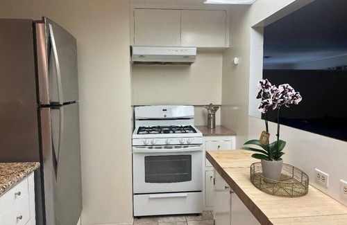 Balboa Island Casa | Charming Beach House Rental