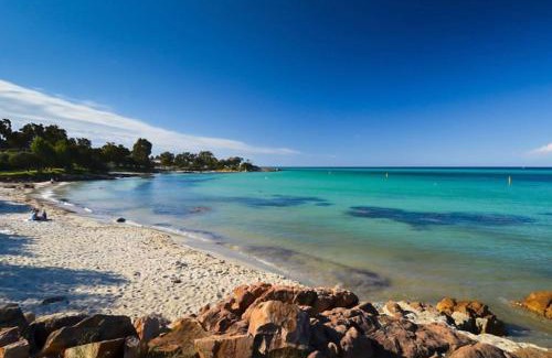 Dunsborough Casa | Charming beach home in heart of old Dunsborough