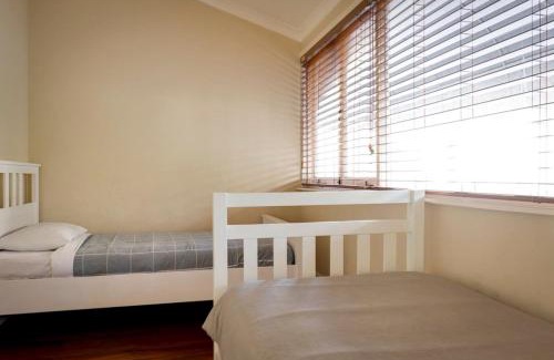 Dunsborough Casa | Charming beach home in heart of old Dunsborough