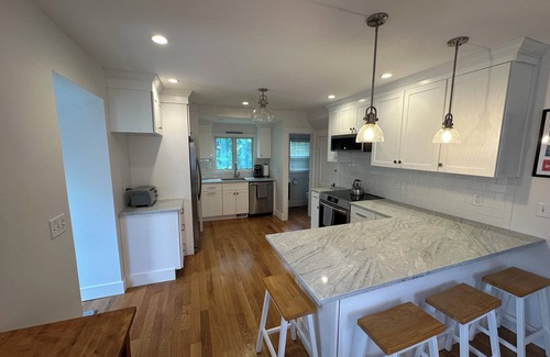 Westbrook Center Casa | Charming Beach House-Short walk to Private Beach