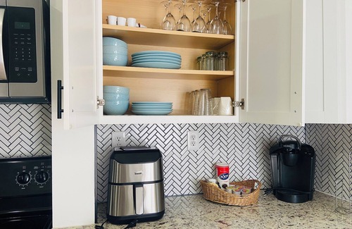 Williamsburg Apartamento | Charming Beach-Style 2-bedroom apartment - Near All the Action!